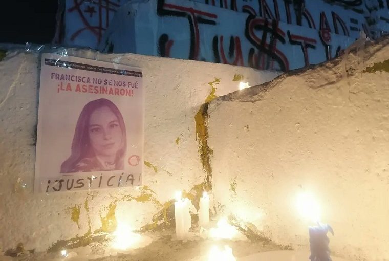 Jornalista baleada em protesto morre no Chile