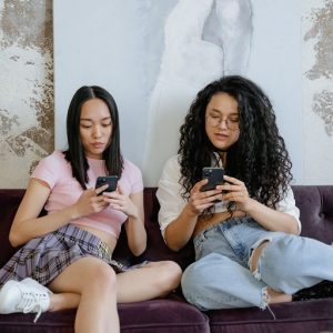 Adolescentes, redes sociais, Instagram, TikTok, smartphone