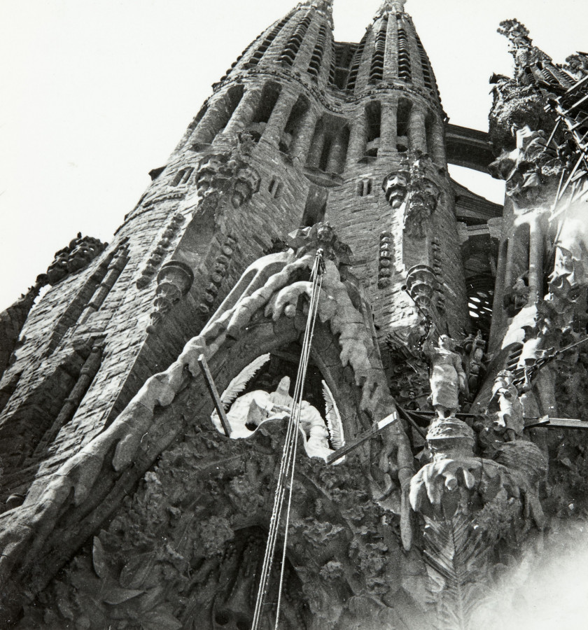 leilão fotos Dora Maar musa Picasso Igreja Sagrada Família - Barcelona, ​​​​1933