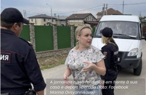 Jornalista russa presa Putin protesto Moscou Kremlin guerra Ucrânia