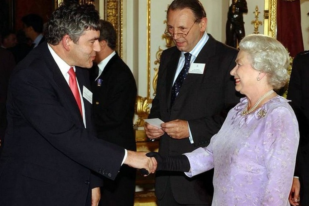 Primeiro-ministro Gordon Brown e rainha Elizabeth