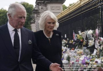 Rei Charles e Camilla no Palácio de Buckingham Londres