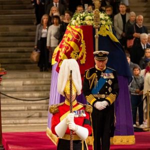 Rei Charles mídia britânica morte rainha Elizabeth II funeral