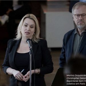 Marina Ovsyannikova, jornalista russa e Christopher Deloire (Repórteres Sem Fronteiras) Vladimir Putin Rússia Guerra Ucrânia