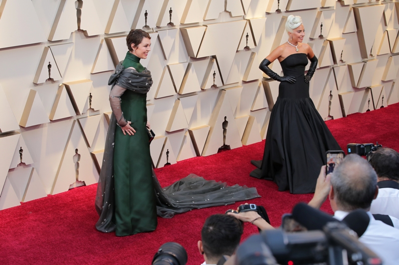 Olivia Colman e Lady Gaga fotógrafo foto tapa Oscar 2022 cinema entretenimento Hollywood 