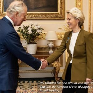 Rei Charles Ursula von der Leyen União Europeia Castelo de Windsor crise realeza coroação