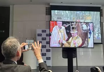 Coroação do rei Charles teve audiência na TV menor do que a do funeral de Elizabeth II e casamento do príncipe William