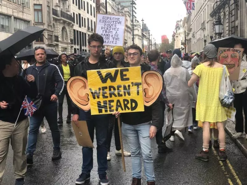 Republicanos protestam no centro de Londres pelo fim da monarquia