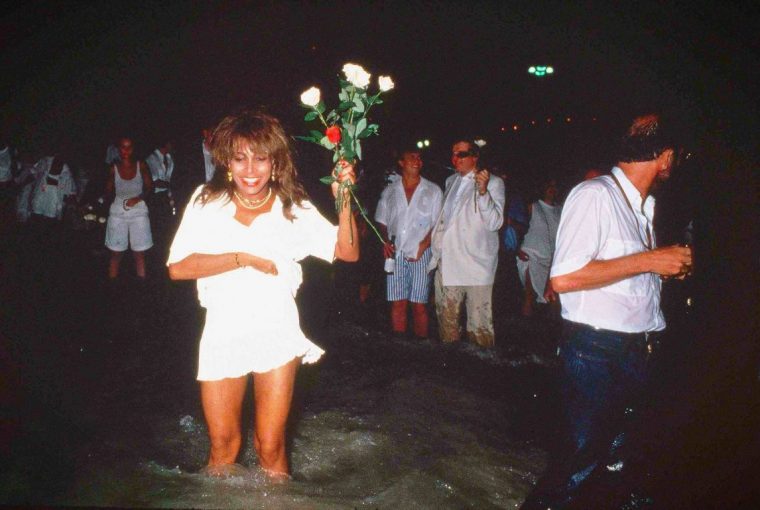 Tina Turner no mar, no reveillon do Rio de Janeiro em 1988