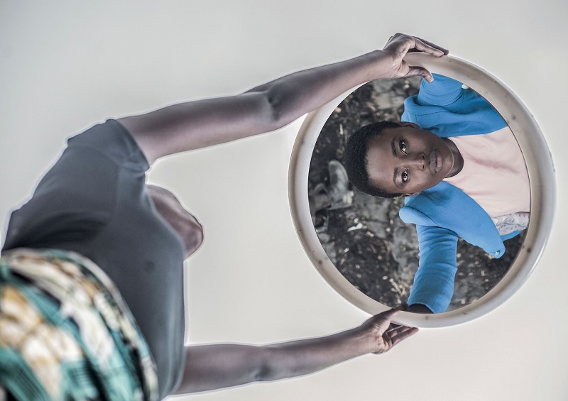 mulher espelho prêmio de fotografia Congo
