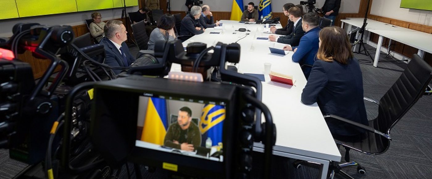 Volodymyr Zelensky, Ucrânia, guerra, desinteresse por notícias, pesquisa Instituto Reuters