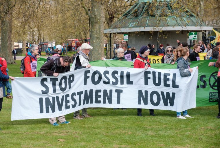 combustíveis fósseis negacionismo climático