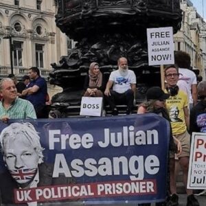 Manifestantes em Londres em protesto sobre o caso de Julian Assange
