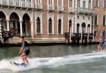 Vídeo surfe Veneza itália