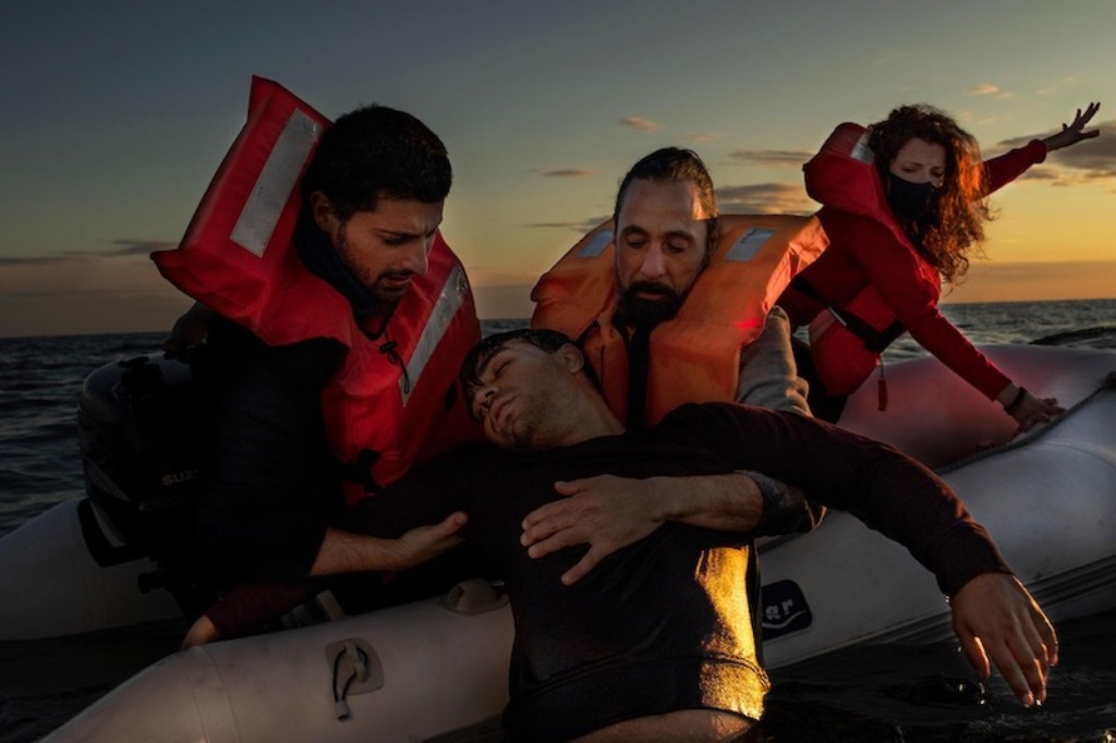 resgate de refugiados prêmio de fotografia concurso de fotografia fotojornalismo siena photo awards Mar Mediterrâneo