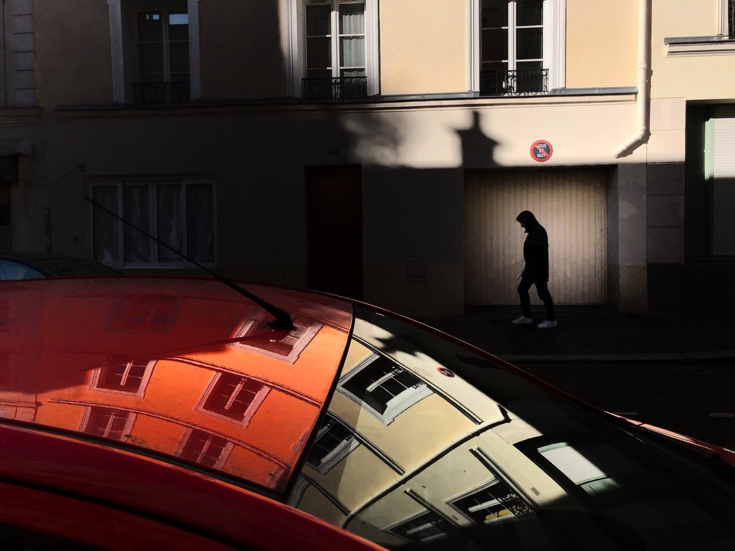 homen andando na rua concurso de fotografia prêmio de fotografia Smithsonian França