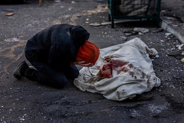 mulher chorando guerra ucrânia prêmio fotografia concurso de fotografia ND Awards Ucrânia