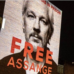Julian Assange Wikileaks liberdade de imprensa Londres EUA carta aberta jornais