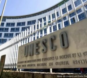 Sede em Paris da Unesco, que está fazendo alerta sobre violência contra imprensa e desinformação sobre eleições