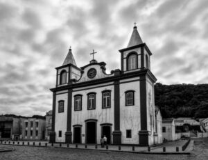 A Igreja Matriz Santo Antônio em Laguna, Santa Catarina, é uma das melhores fotos de monumentos do Brasil em 2023