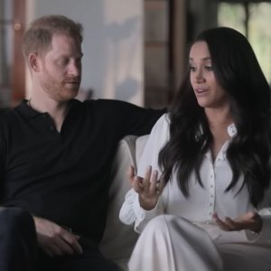 Harry Meghan documentário Netflix família real britânica Reino Unido racismo