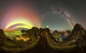 Um registro que reúne a aurora boreal e a Via Láctea foi capturado na Noruega e está entre as melhores imagens do ano