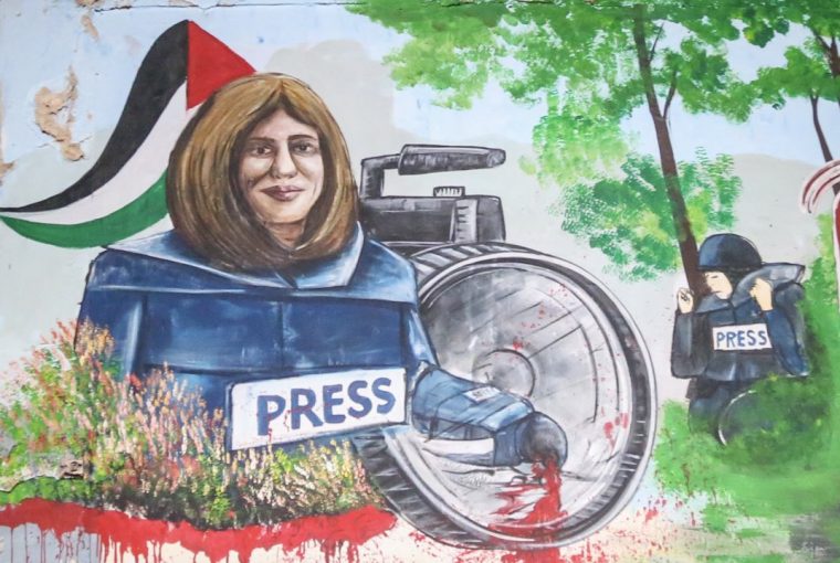Mural Shireen Abu Akleh jornalistas mortos 2022 relatório