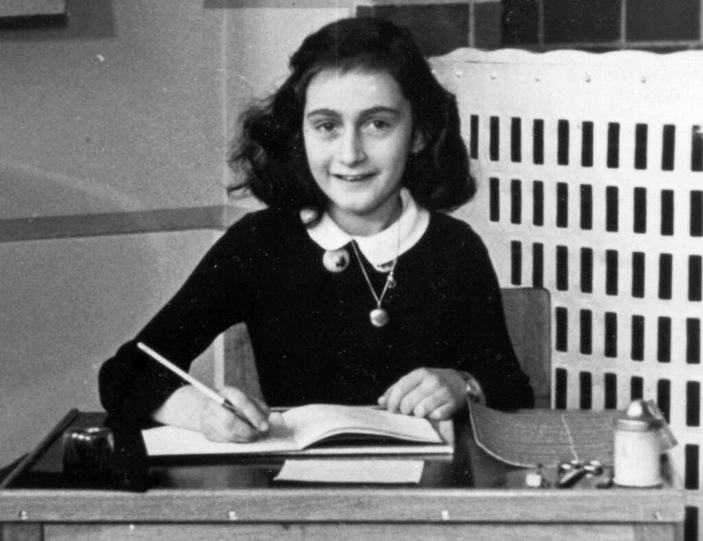 Anne Frank, autora de um diário do Holocausto, é tema de novo livro sobre sua vida antes do esconderijo na guerra