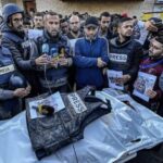 Funeral de um dos jornalistas que morreram em Gaza vítimas de bombardeios