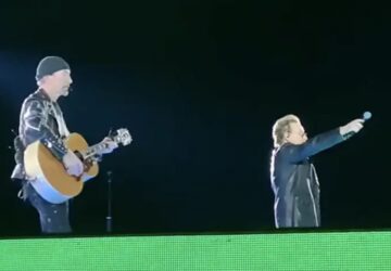Bono, do U2, mobiliza plateia em homenagem a Alexei Navalny em show em Las Vegas