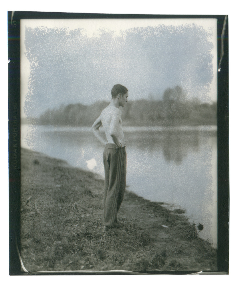 homen na beira do lago - prêmio de fotografia fotografia de arte