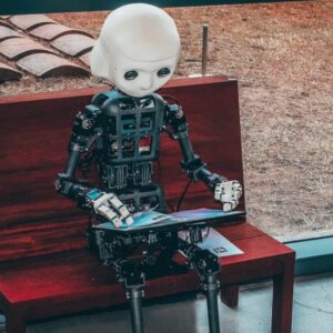 Robô escrevendo Inteligência artificial jornalismo