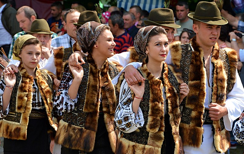 traje típico e dança folclória romena prêmio de fotografia