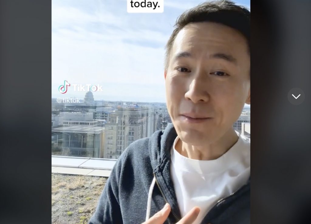 CEO TikTok Shou Zi Chew banimento China privacidade congresso EUA