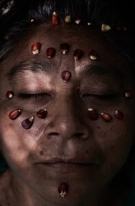 Índio com sementes de milho nativas no rosto é uma das fotos que concorre ao prêmio Sony Photography Awards´- México