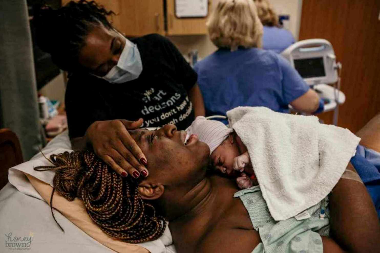 mãe avõ e bebê fotos de parto nascimento