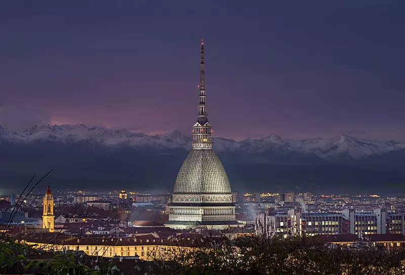 Mole Antonelliana cúpula e Alpes Itália foto de monumento Wiki Loves Monuments