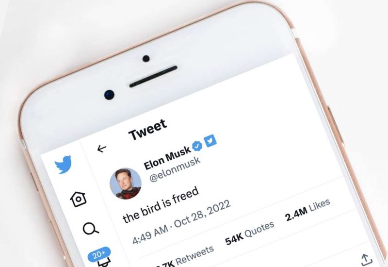 Postagem bilionário Elon Musk the bird is freed Twitter selo mídia estatal