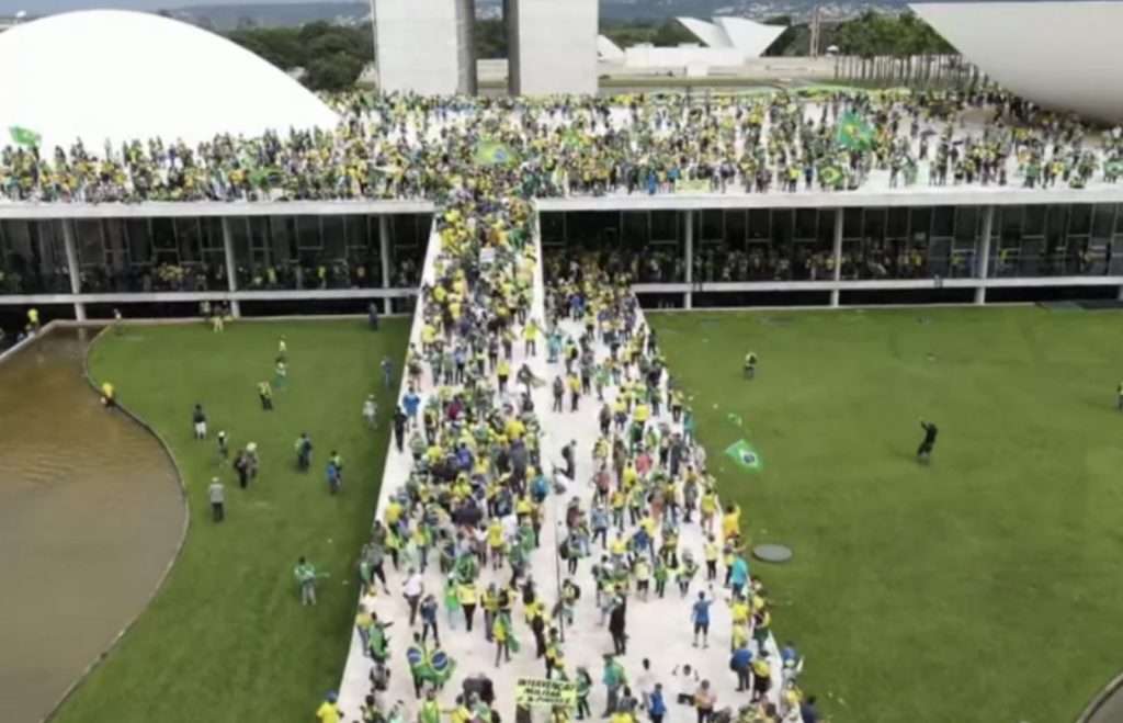 Bolsonaristas invadiram prédios em Brasília em janeiro de 2023 em reação à posse do presidente Lula