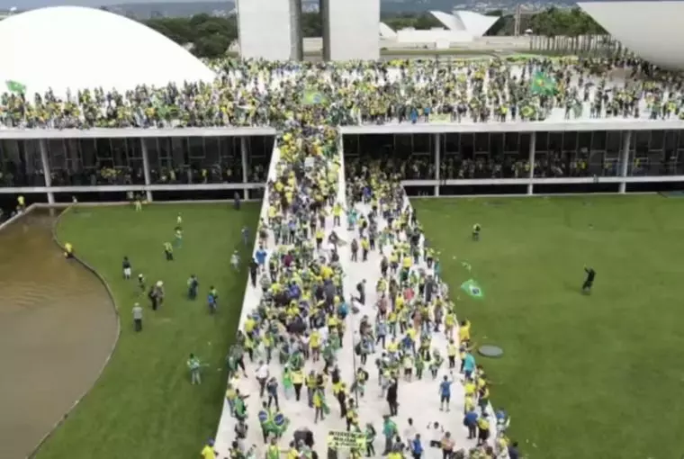 Bolsonaristas invadiram prédios em Brasília em janeiro de 2023 em reação à posse do presidente Lula