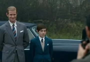 Charles criança e o pai The Crown Netflix