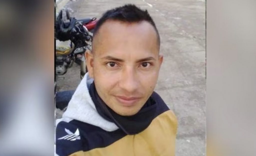 Jornalista colombiano é baleado e morto em um crime associado a reportagens que publicava em seu canal de notícias no Facebook