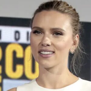 Scarlett Johansson ameaçou processar OpenIA por uso de sua voz em sistema de inteligência artificial