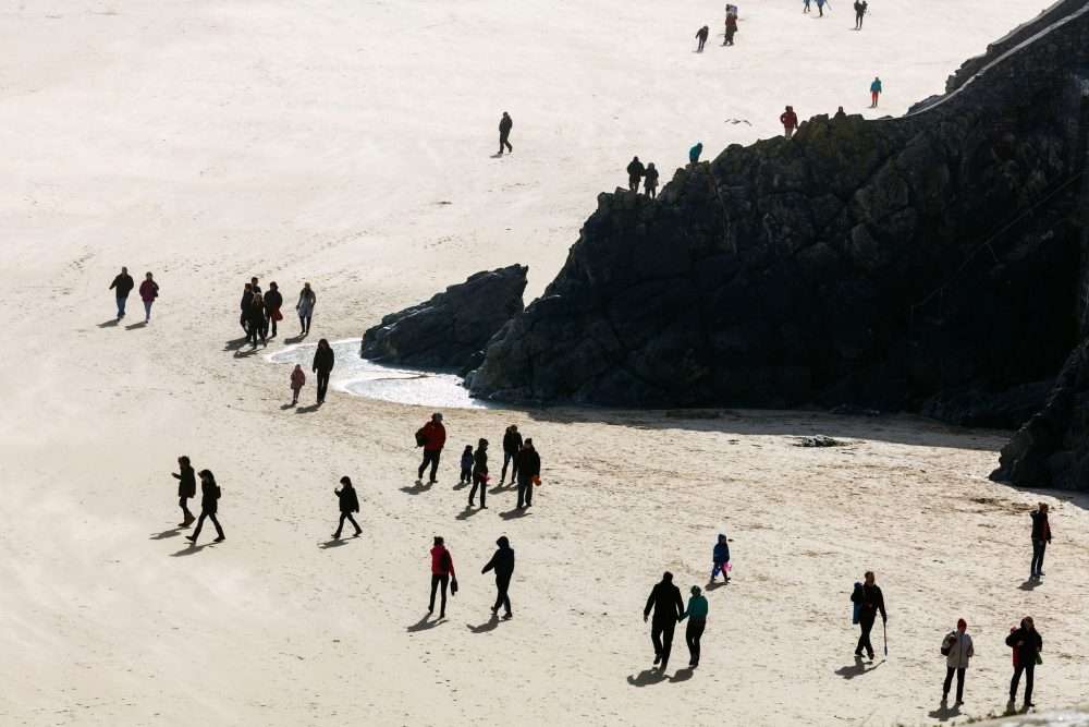 Fotógrafo Martin Parr documentou a vida no litoral britânico em sua série Beach Therapy