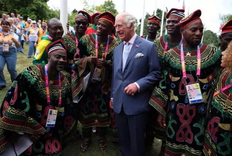 Rei Charles participa de eventos como os jogos olímpicos da Commonwealth mas pesquisas mostram que países que o têm como chefe de Estado querem fim da monarquia