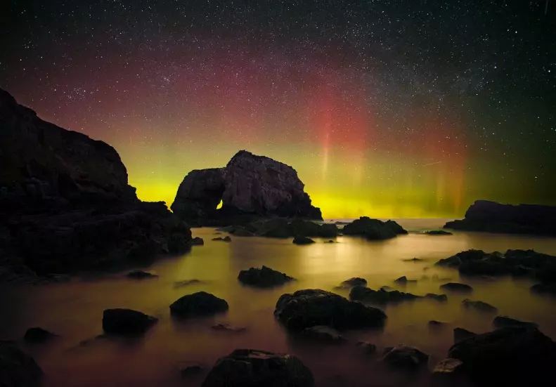 Foto aurora boreal no arco do Mar Pollet é uma das finalistas do prêmio de fotografia astronômica do Observatório de Greenwich Londres