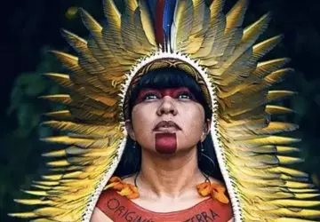 Célia Xakriabá teve sua imagem registrada pelo fotógrafo indígena Edgar Kanaykó