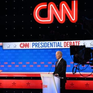 Estúdio da CNN durante debate entre Joe Biden e Donald Trump