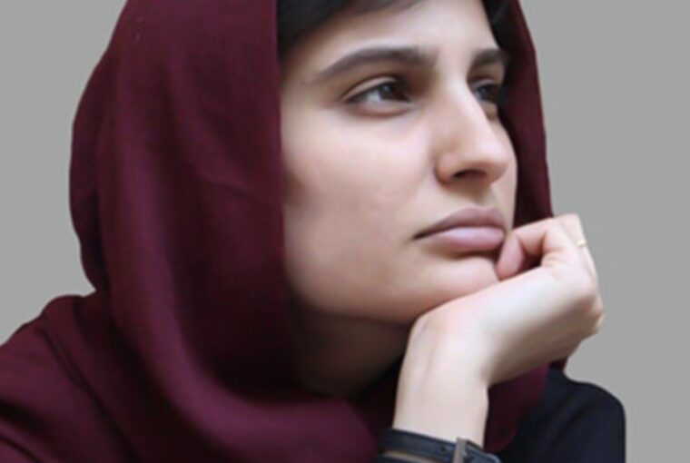 Jornalista Elaheh Mohammadi do Irã cobriu enterro da jovem Mahsa Amini, foi condenada e presa