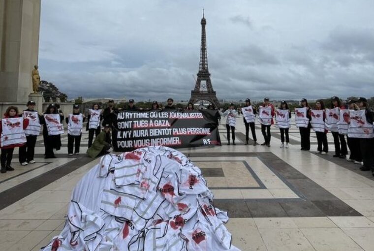 Manifestação da RSF em Paris por jornalistas mortos em Gaza